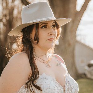 Meet your Posher, Evon